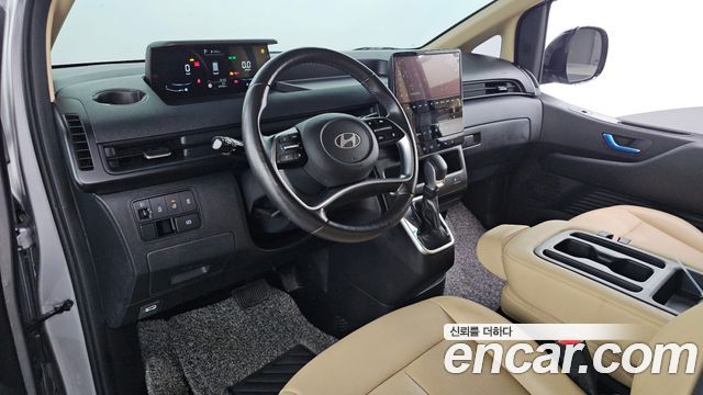 Hyundai Staria 2025 — photo 10