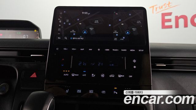 Hyundai Staria 2025 — photo 20