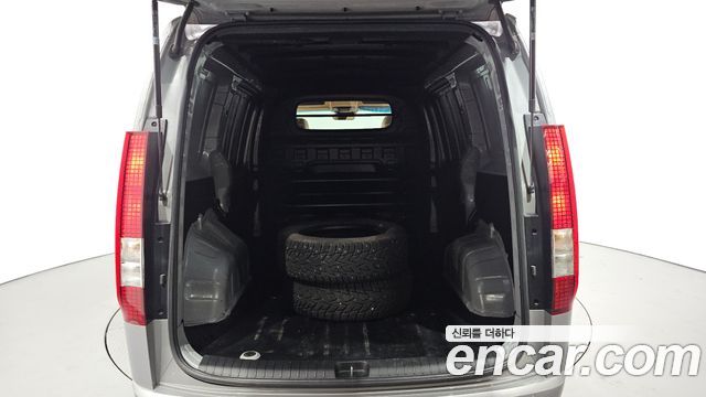 Hyundai Staria 2025 — photo 24