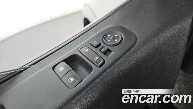 Hyundai Staria 2025 — photo 25