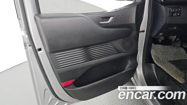 Hyundai Staria 2025 — photo 15