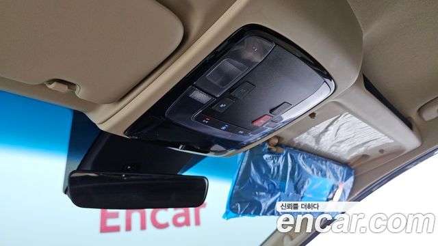 Hyundai Staria 2025 — photo 28