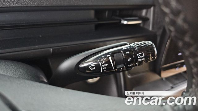 Hyundai Staria 2025 — photo 30