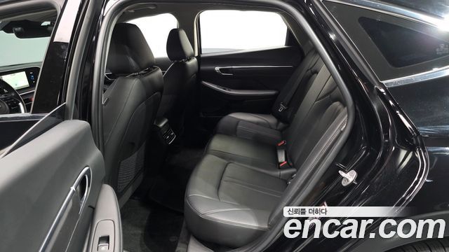 Hyundai Sonata 2023 — photo 18