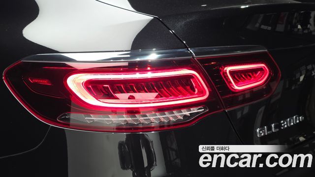 Mercedes-Benz GLC-Class 2020 — photo 9