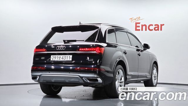 Audi Q7 2020 — photo 2