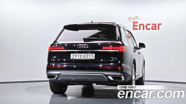 Audi Q7 2020 — photo 4