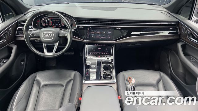 Audi Q7 2020 — photo 10