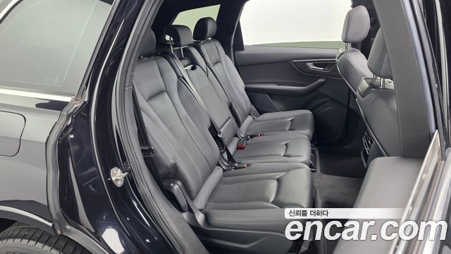 Audi Q7 2020 — photo 17