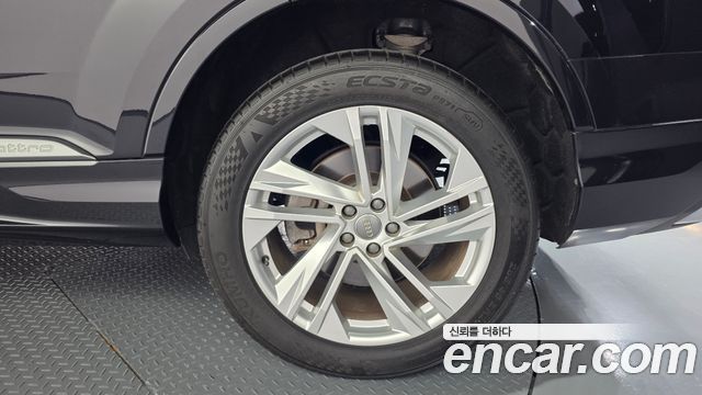 Audi Q7 2020 — photo 7