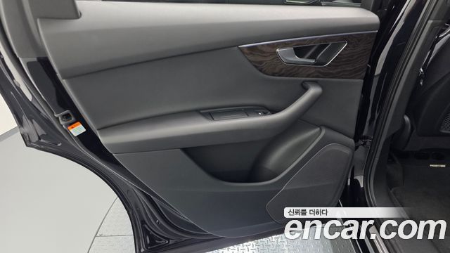 Audi Q7 2020 — photo 15