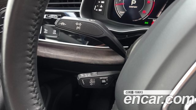 Audi Q7 2020 — photo 27