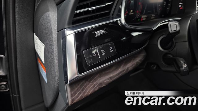 Audi Q7 2020 — photo 29