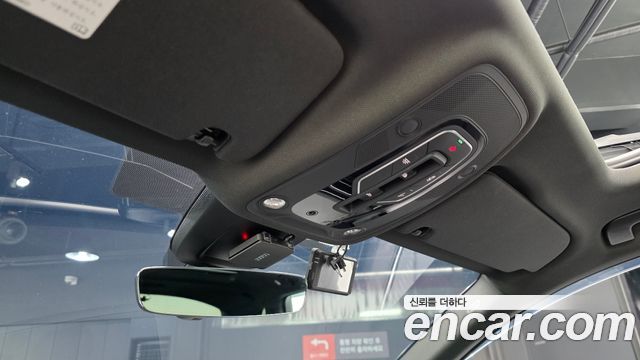 Audi Q7 2020 — photo 32