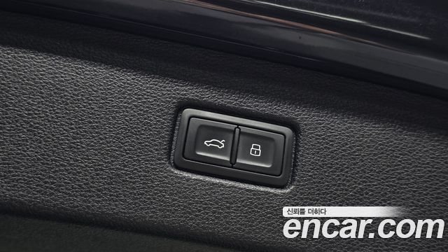 Audi Q7 2020 — photo 34