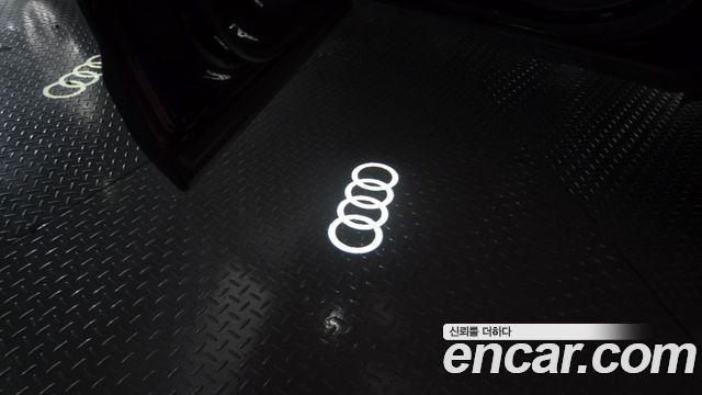 Audi Q7 2020 — photo 36