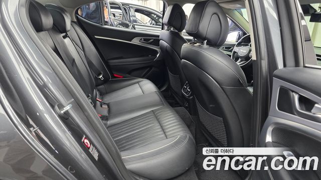 Genesis G70 2019 — photo 17