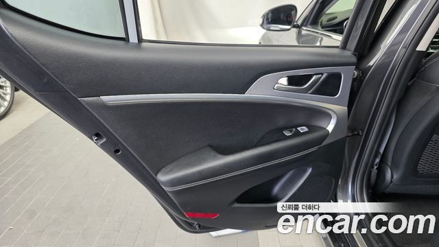Genesis G70 2019 — photo 15
