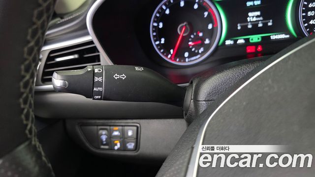 Genesis G70 2019 — photo 29