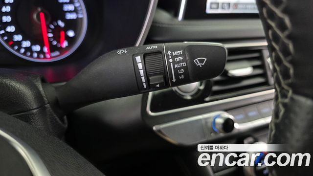 Genesis G70 2019 — photo 30