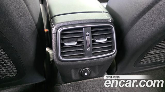 Genesis G70 2019 — photo 32