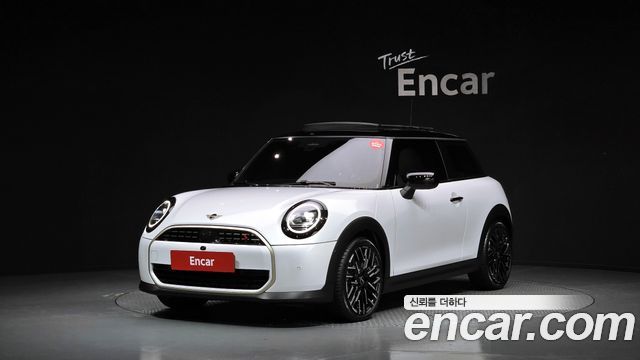 Mini Cooper 2025 — photo 1