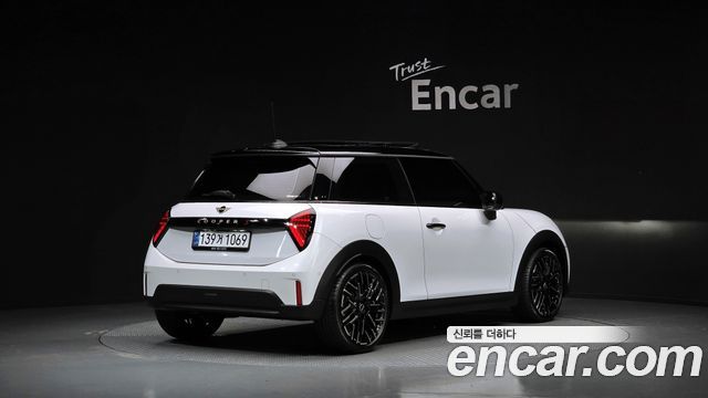 Mini Cooper 2025 — photo 2