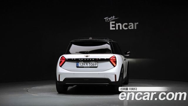 Mini Cooper 2025 — photo 4