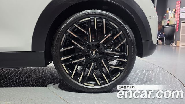 Mini Cooper 2025 — photo 7