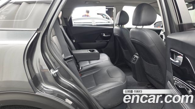 Kia Niro 2022 — photo 16