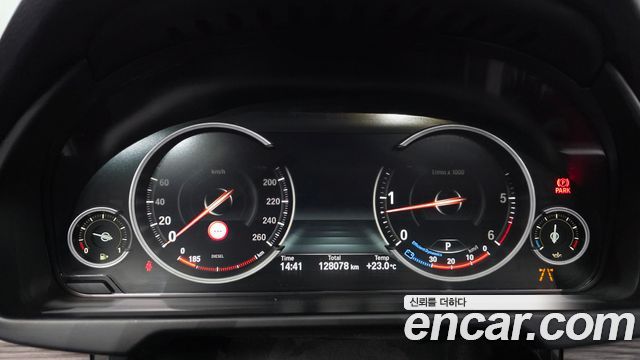 BMW X5 2018 — photo 11