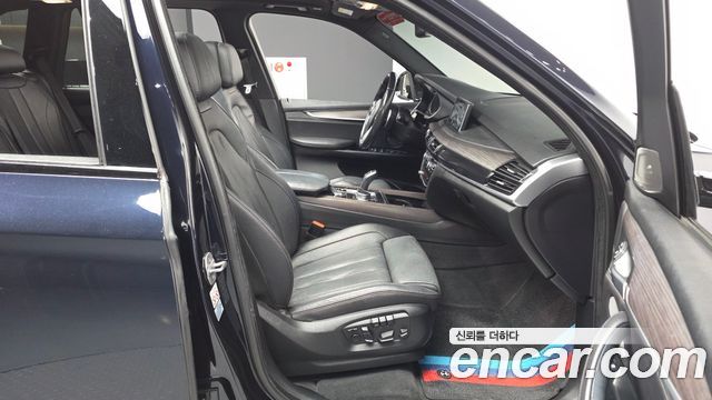 BMW X5 2018 — photo 17