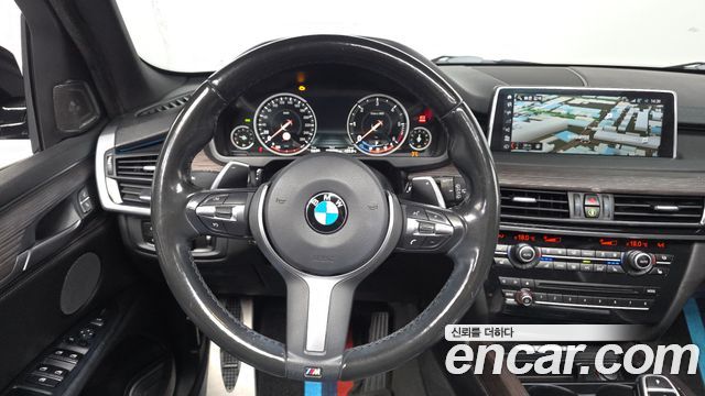 BMW X5 2018 — photo 19