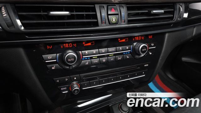BMW X5 2018 — photo 24