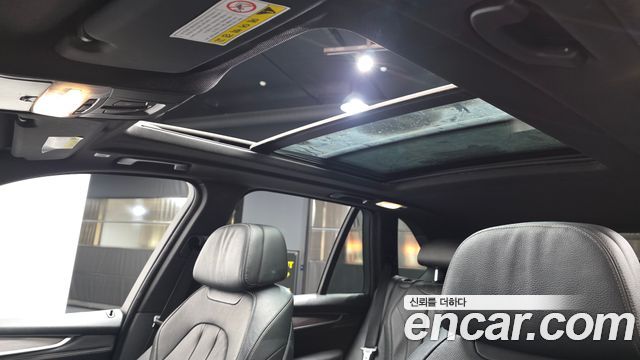 BMW X5 2018 — photo 25