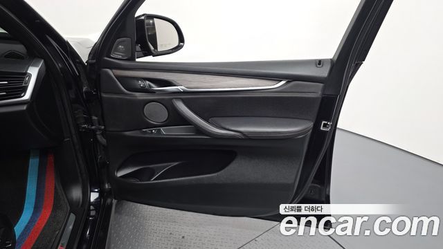 BMW X5 2018 — photo 14