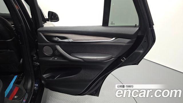 BMW X5 2018 — photo 15