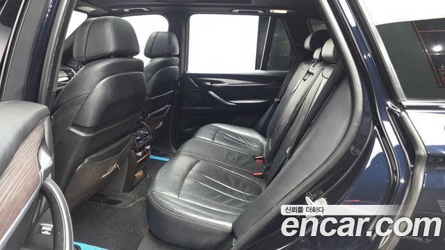 BMW X5 2018 — photo 16