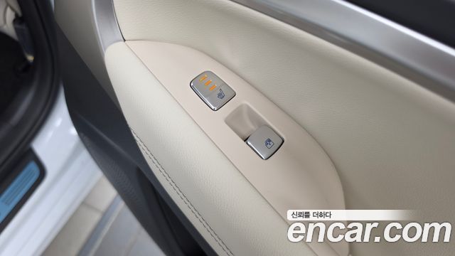 Genesis G70 2025 — photo 25