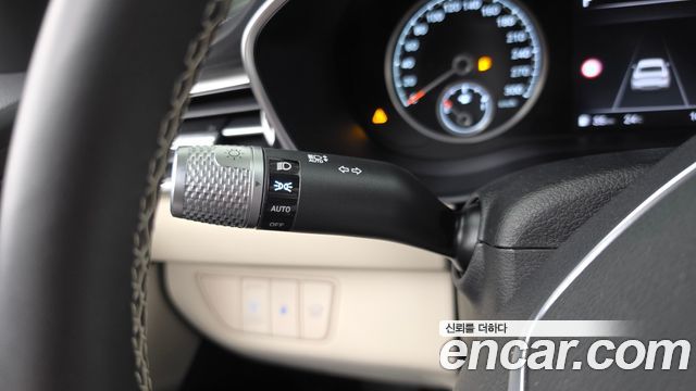 Genesis G70 2025 — photo 30
