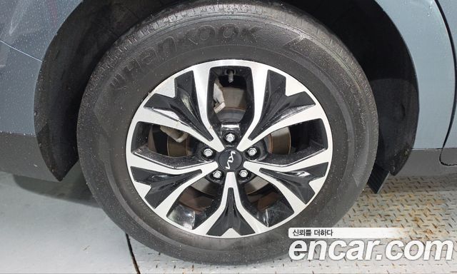 Kia Canival 2023 — photo 5