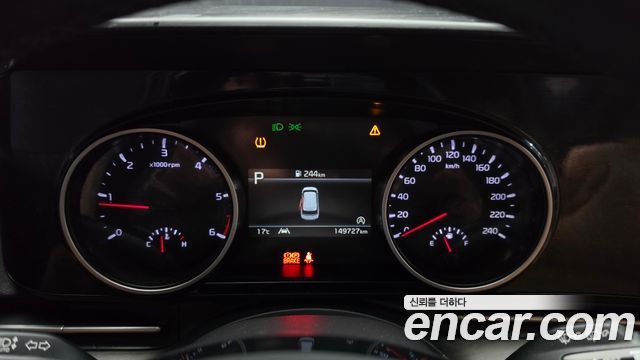Kia Canival 2023 — photo 11