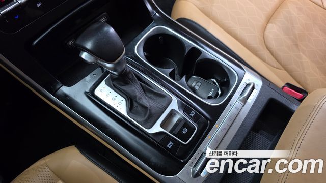 Kia Canival 2023 — photo 12