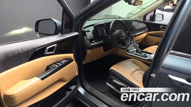 Kia Canival 2023 — photo 13