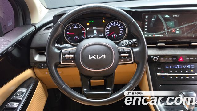 Kia Canival 2023 — photo 18