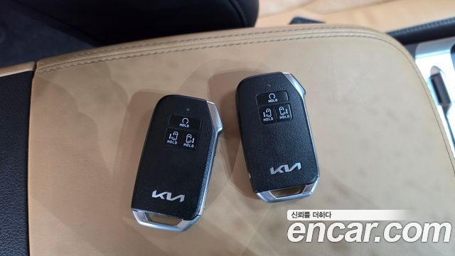 Kia Canival 2023 — photo 25