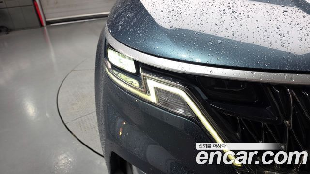 Kia Canival 2023 — photo 8