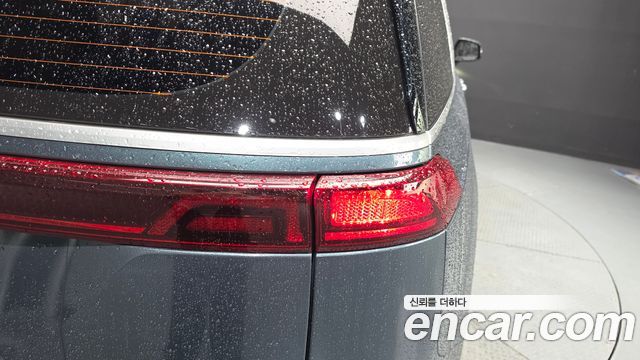 Kia Canival 2023 — photo 9