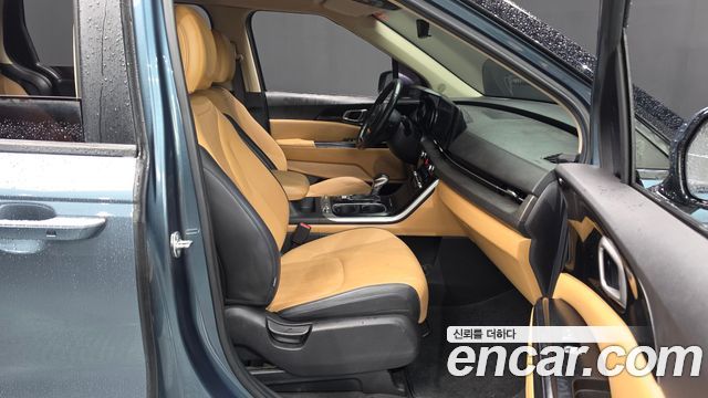 Kia Canival 2023 — photo 16