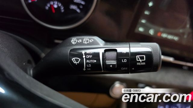 Kia Canival 2023 — photo 28
